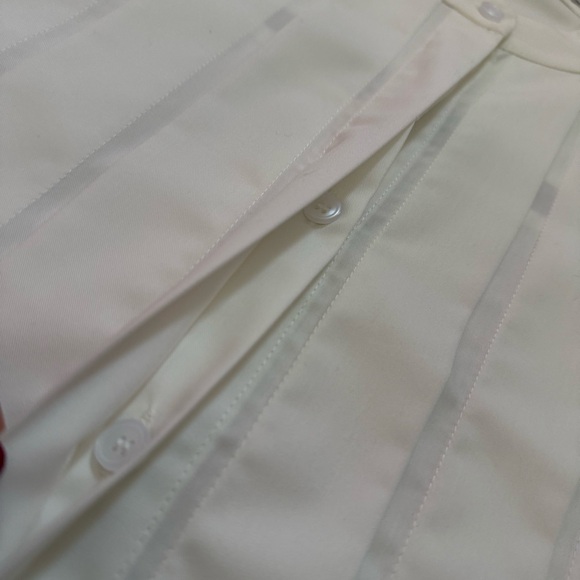 Tuxedo Pleated Oversized Drop Shoulder Key Hole Back Sleek Chic Buttondown Top S - Picture 4 of 8